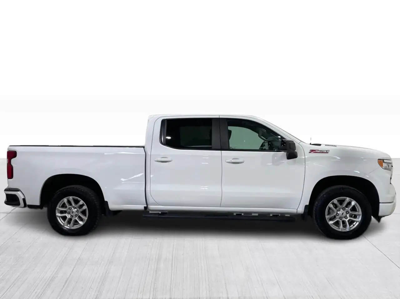 Chevrolet Silverado 1500 - Image 2