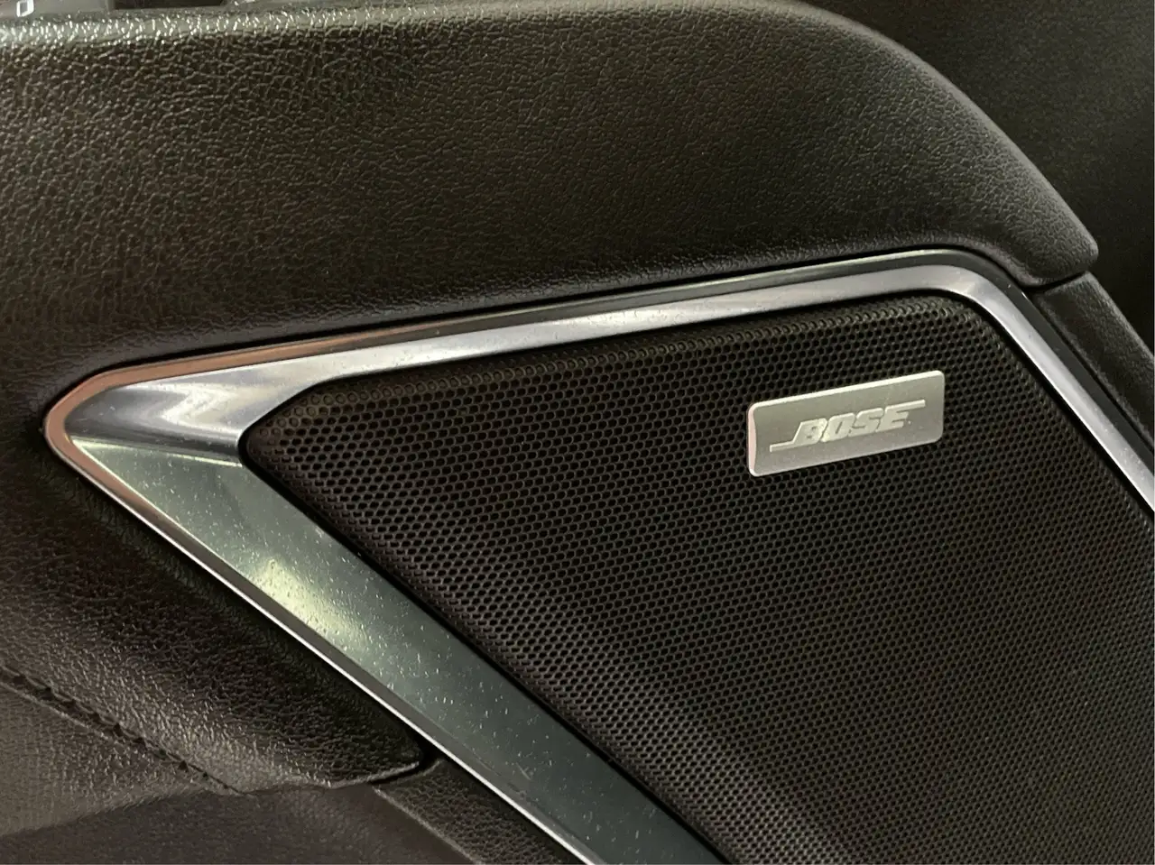 Chevrolet Silverado 1500 - Image 21