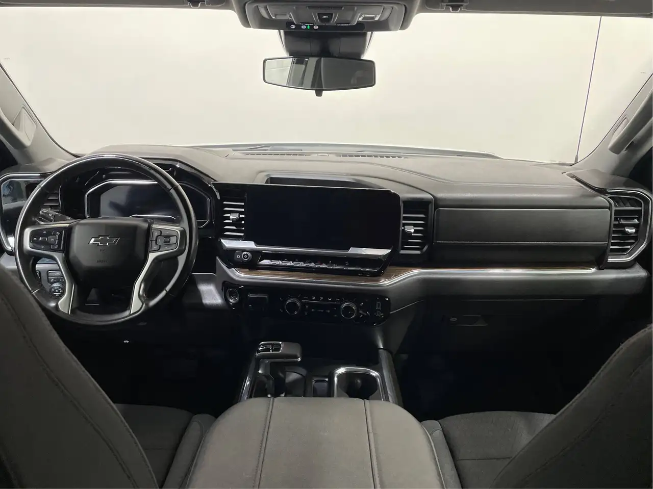 Chevrolet Silverado 1500 - Image 5
