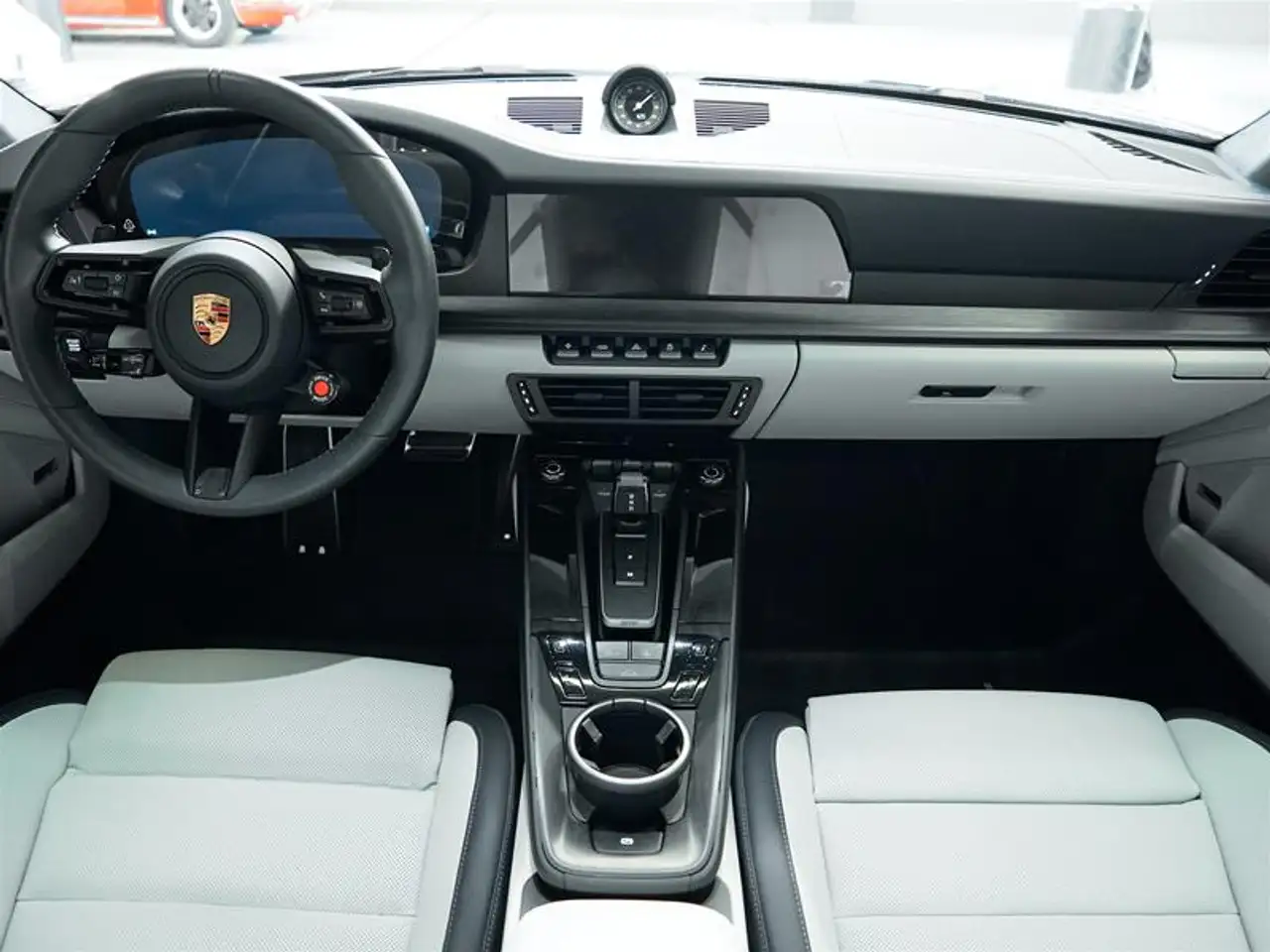 Porsche 911 - Image 25