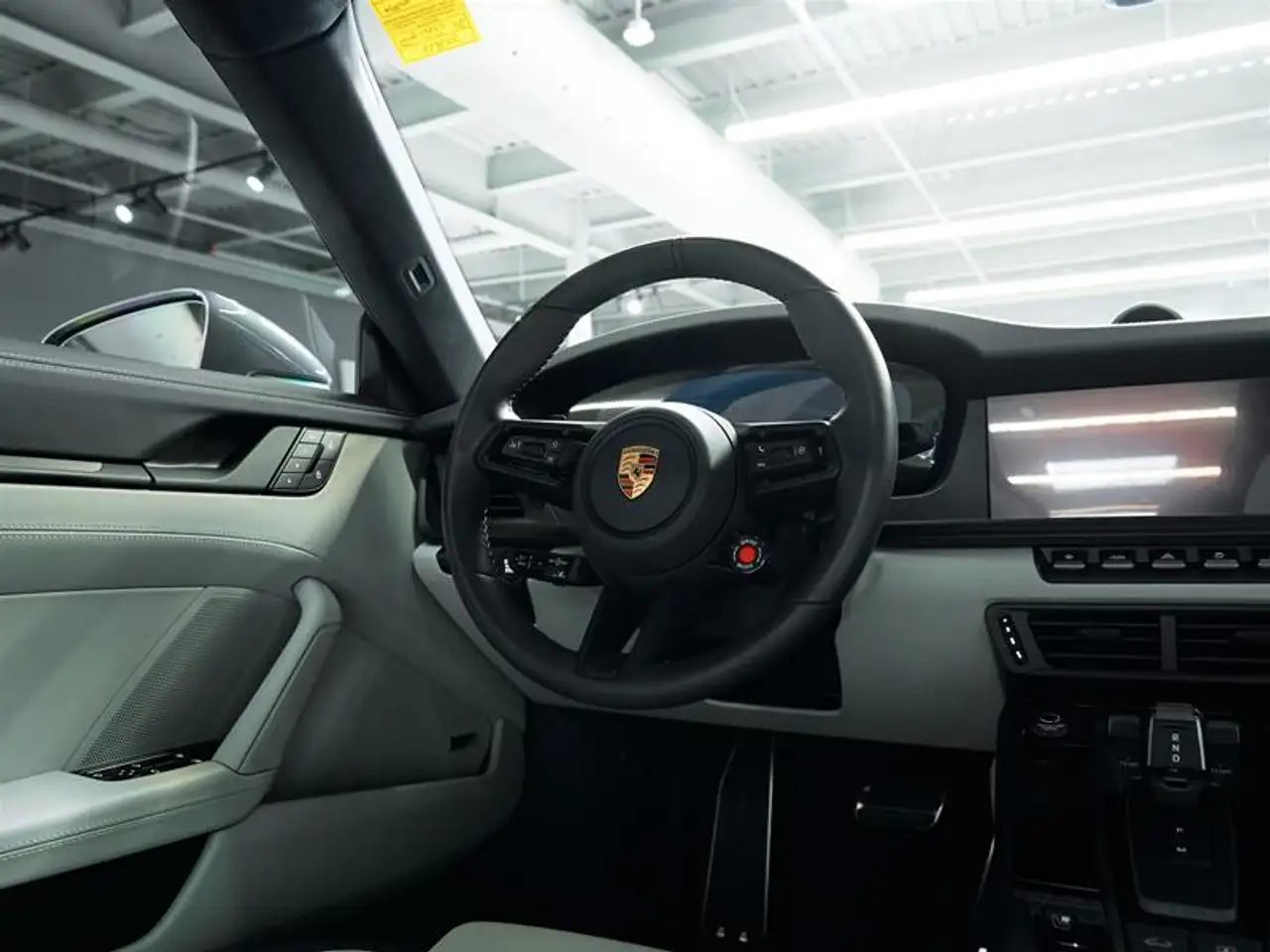 Porsche 911 - Image 26