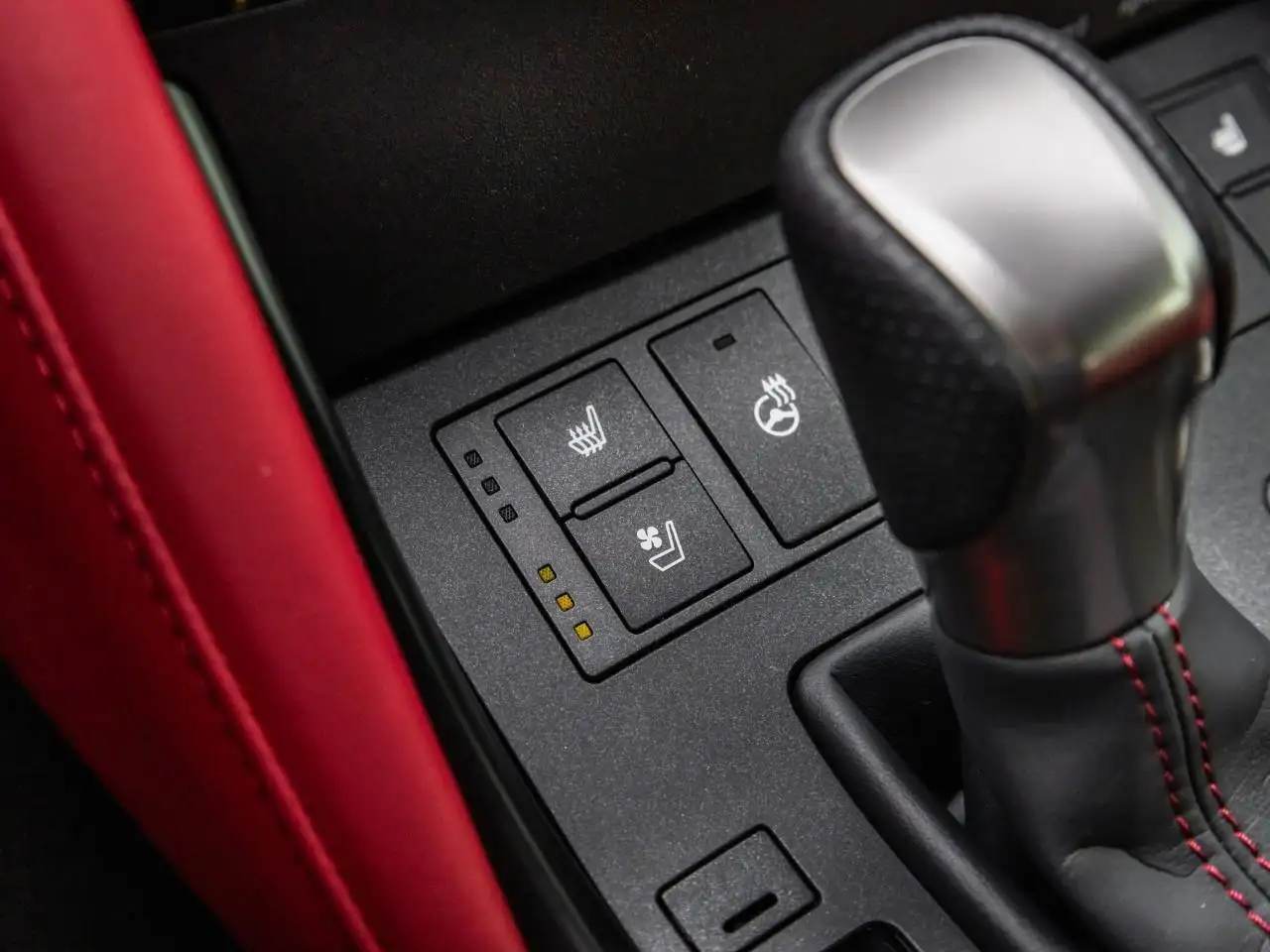 Lexus IS 300 - Image 25