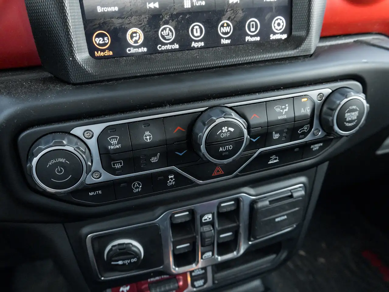 Jeep Wrangler - Image 22