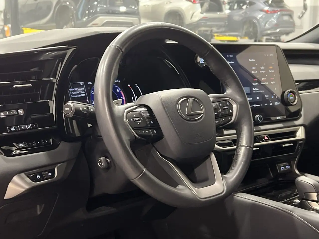 Lexus RX - Image 11