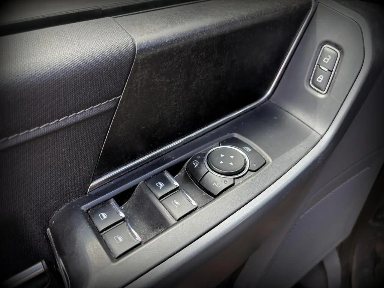 Ford F-150 - Image 9