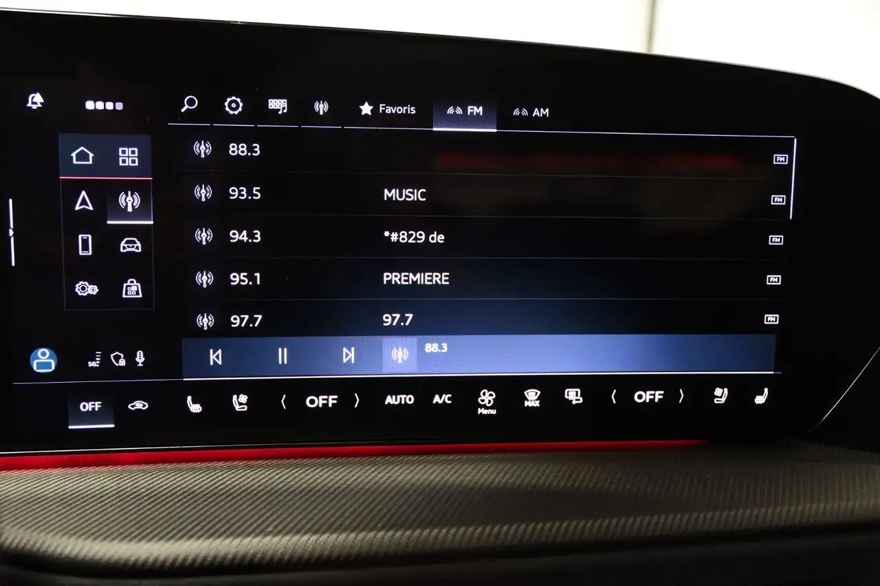Audi SQ5 - Image 22