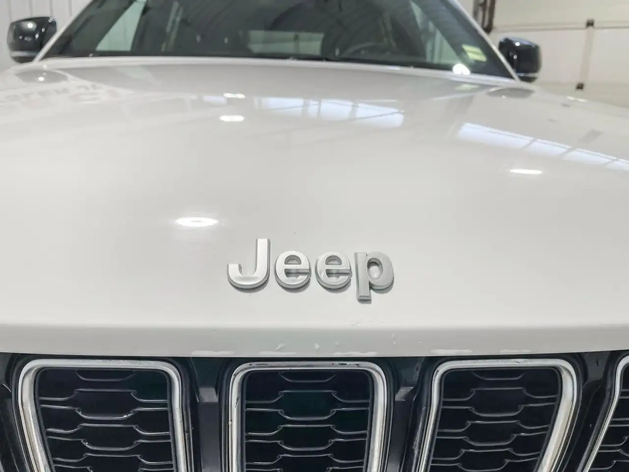 Jeep Grand Cherokee - Image 12