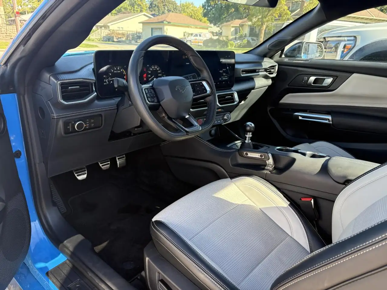 Ford Mustang - Image 7