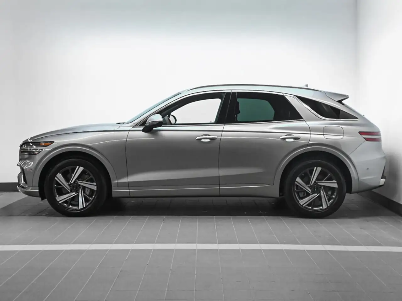 Genesis GV70 - Image 6