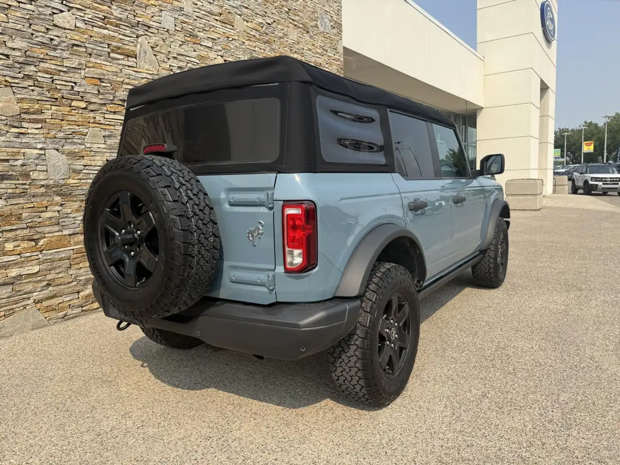 Ford Bronco - Image 3