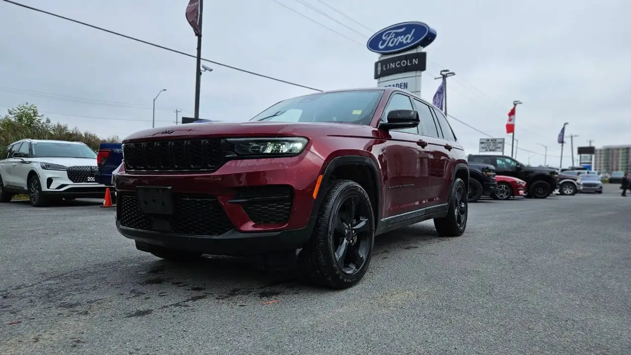 Jeep Grand Cherokee - Image 1