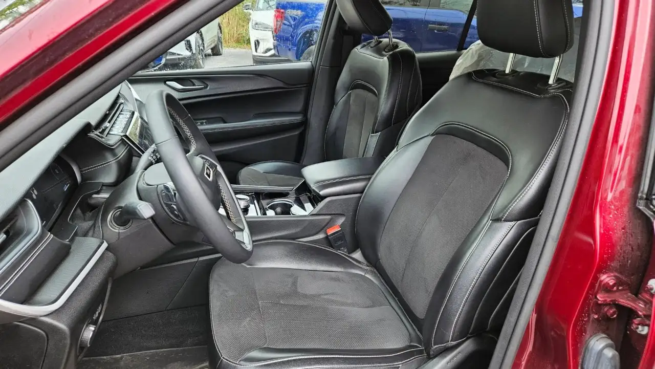 Jeep Grand Cherokee - Image 18