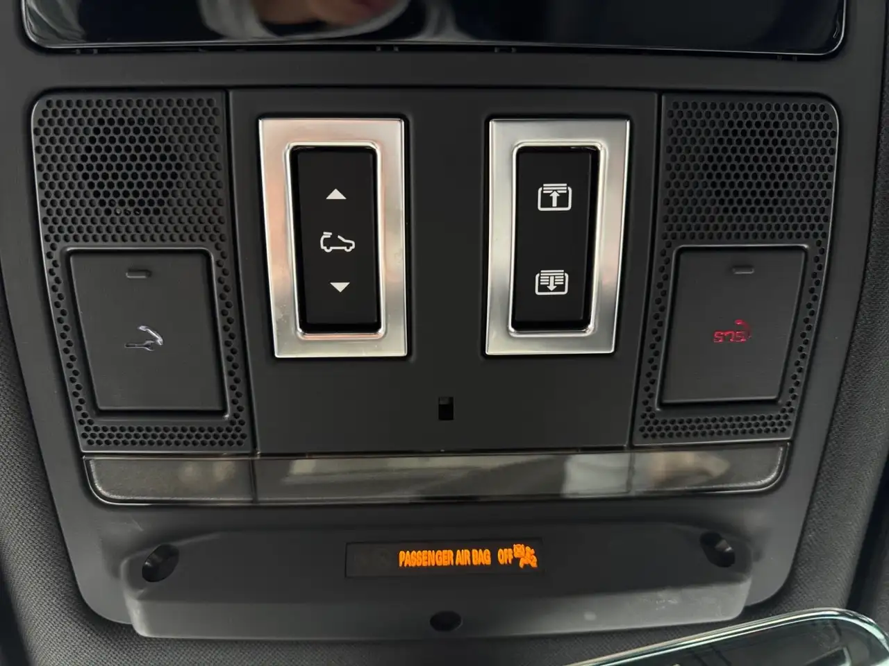 Land Rover Defender - Image 22