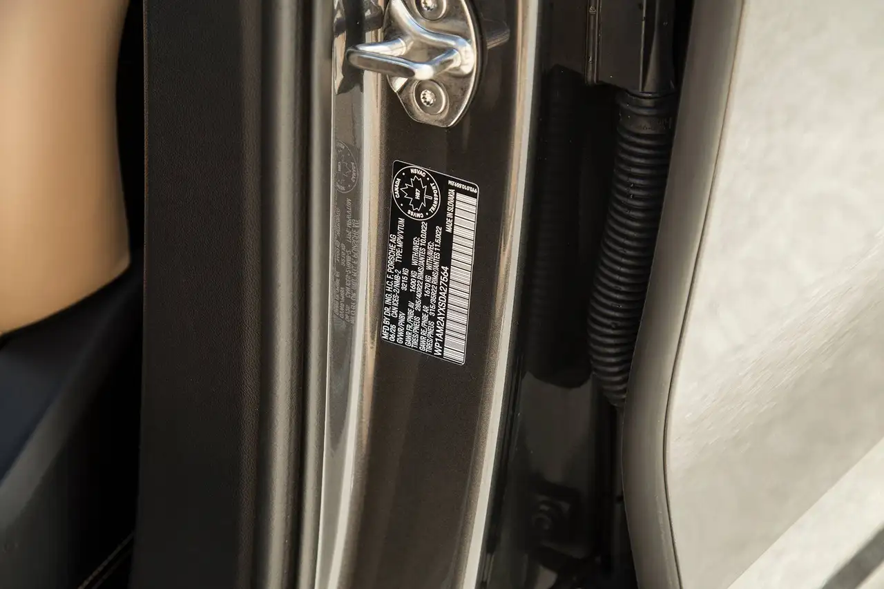 Porsche Cayenne - Image 27