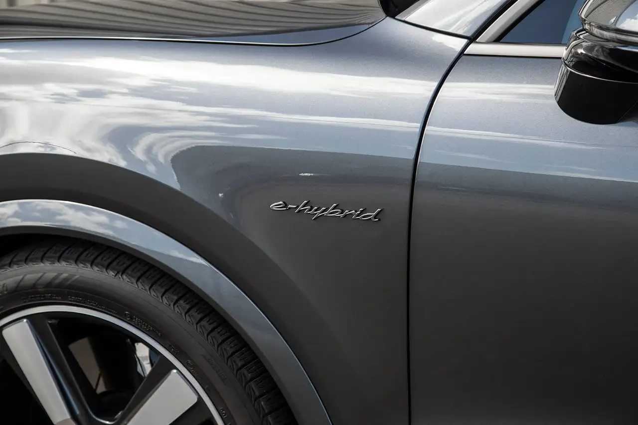 Porsche Cayenne - Image 15