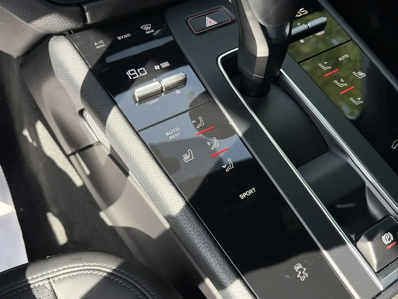 Porsche Macan - Image 27