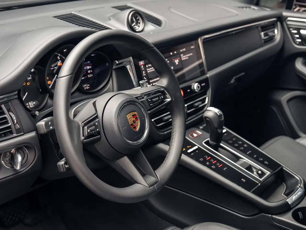 Porsche Macan - Image 12