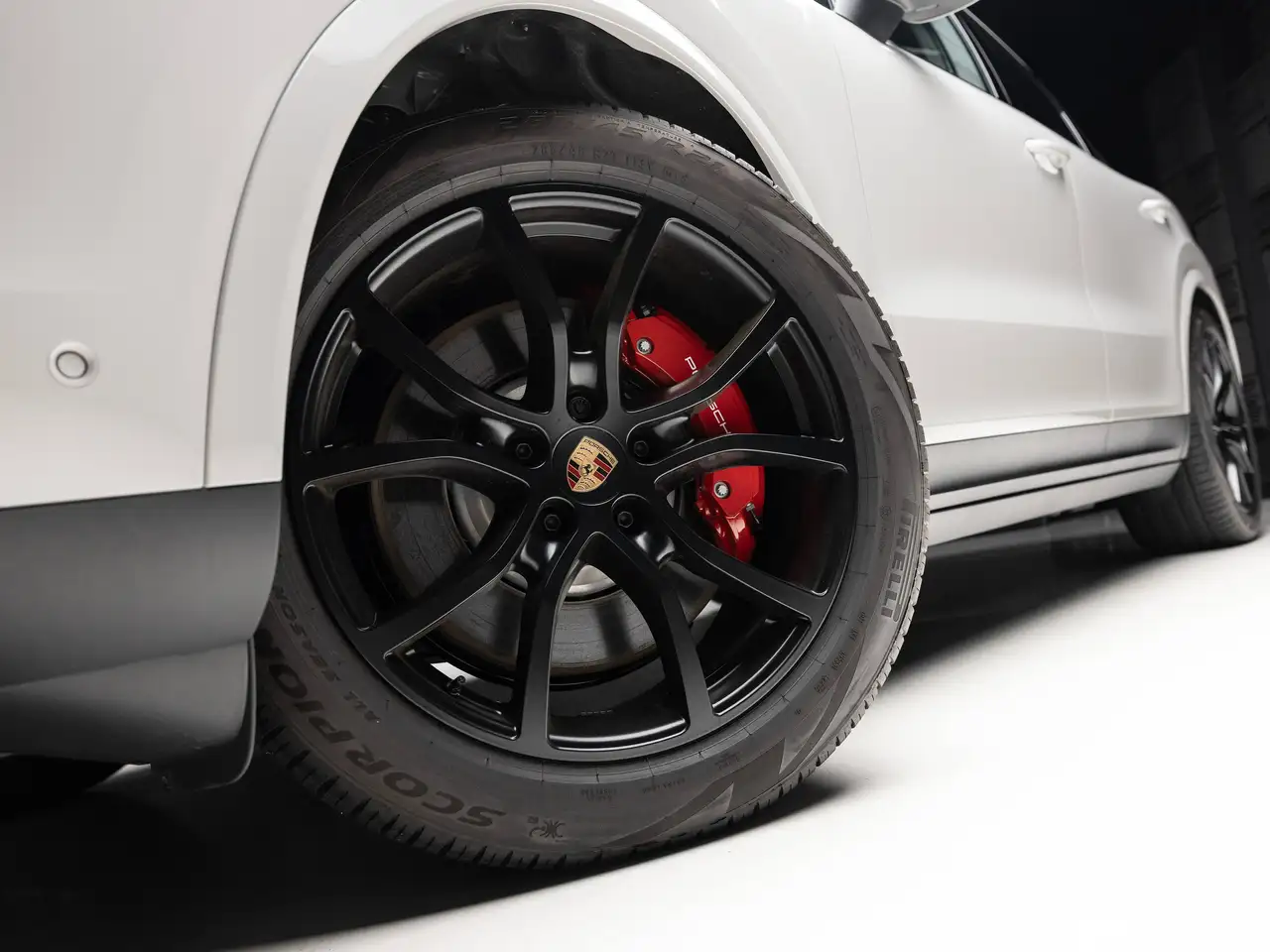 Porsche Cayenne - Image 39