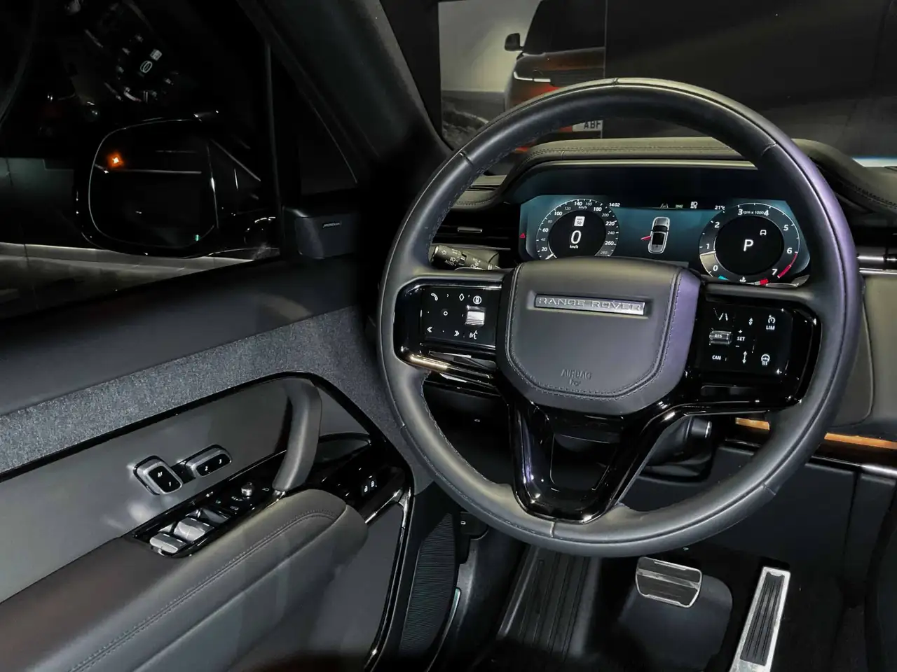 Land Rover Range Rover Sport - Image 11