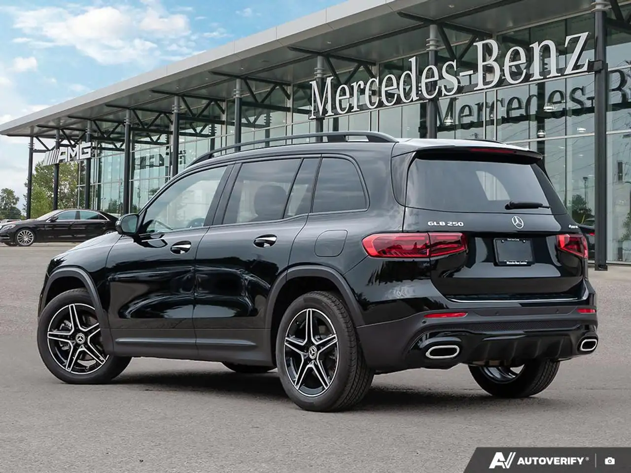 Mercedes-Benz GLB - Image 4