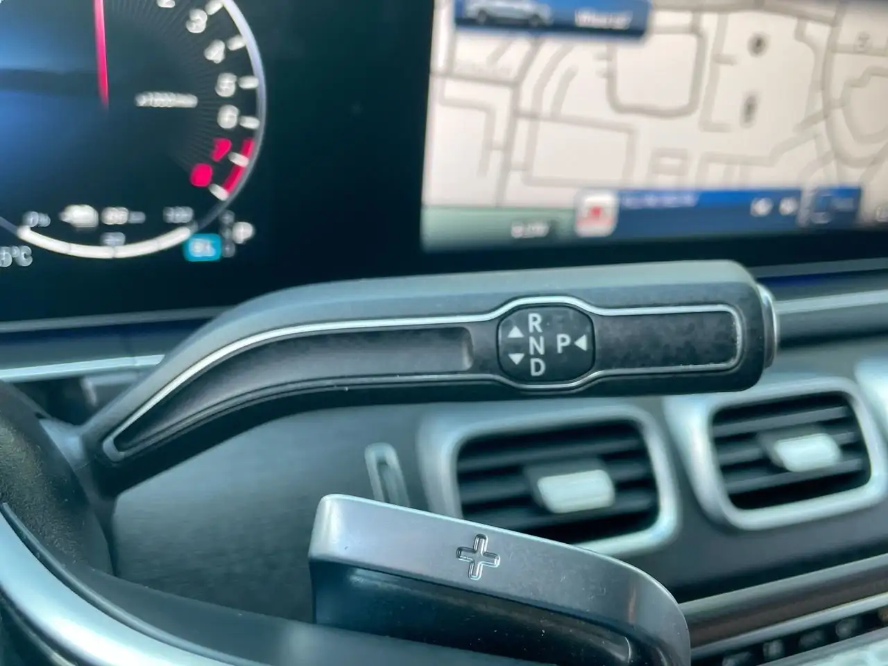 Mercedes-Benz GLE - Image 28