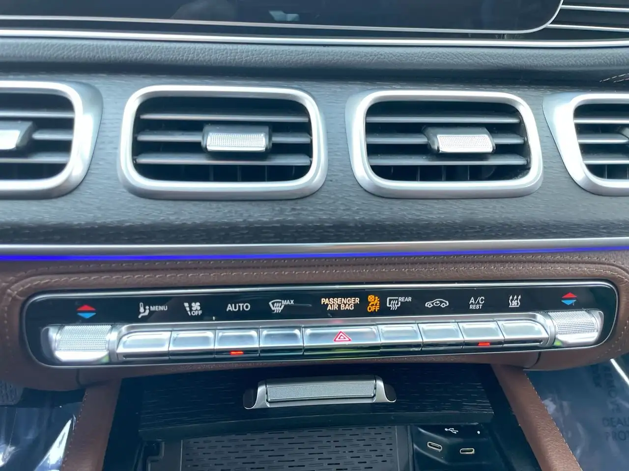 Mercedes-Benz GLE - Image 27