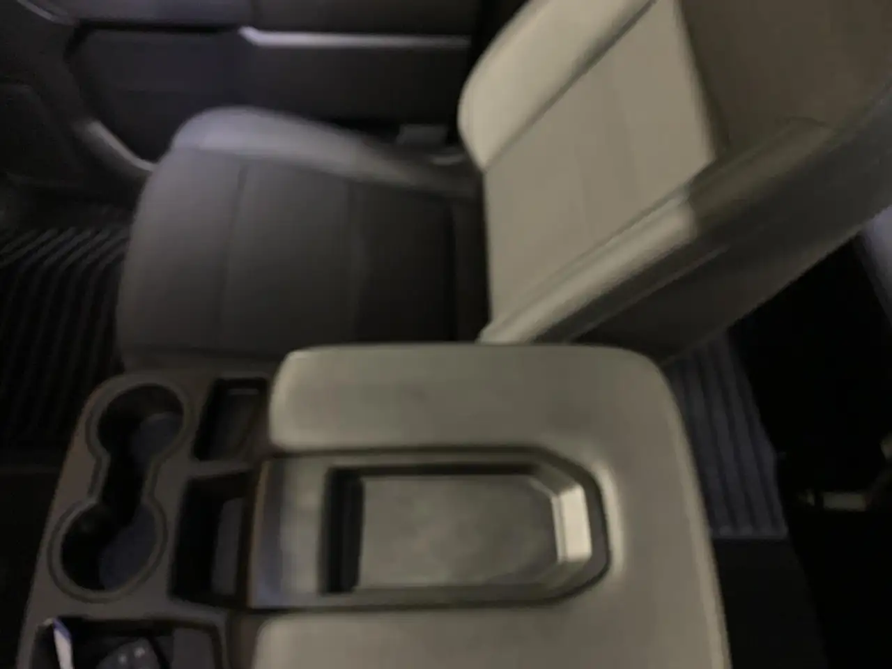 Chevrolet Silverado - Image 29