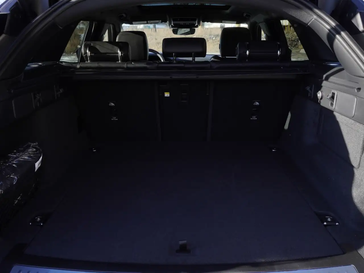 Land Rover Range Rover Velar - Image 27