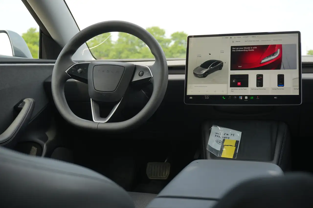 Tesla Model 3 - Image 14