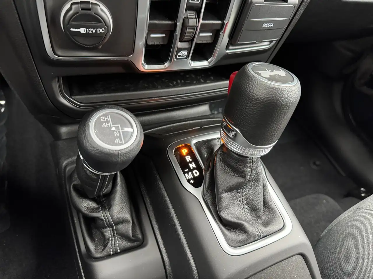 Jeep Wrangler - Image 14