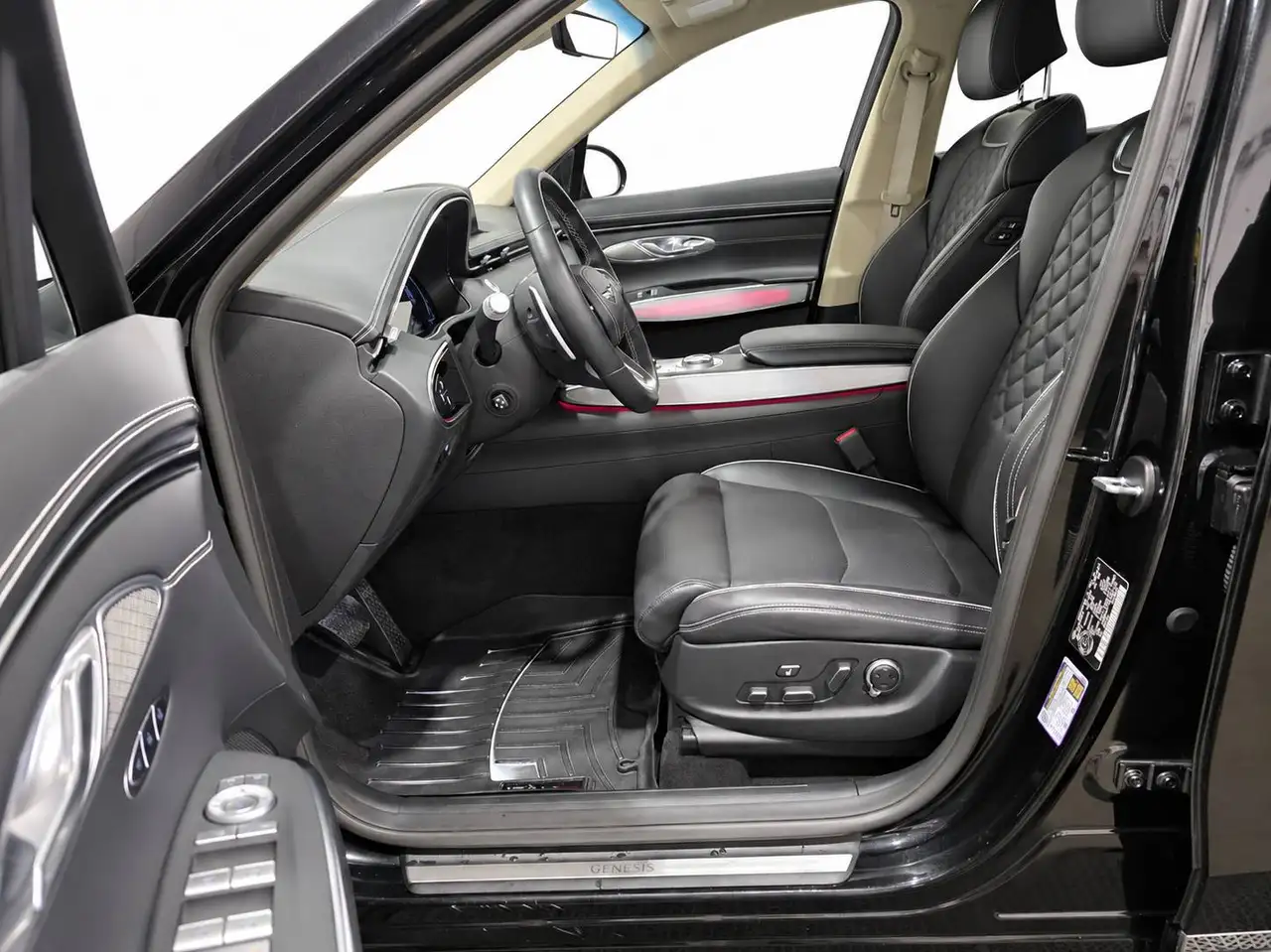 Genesis GV70 - Image 14