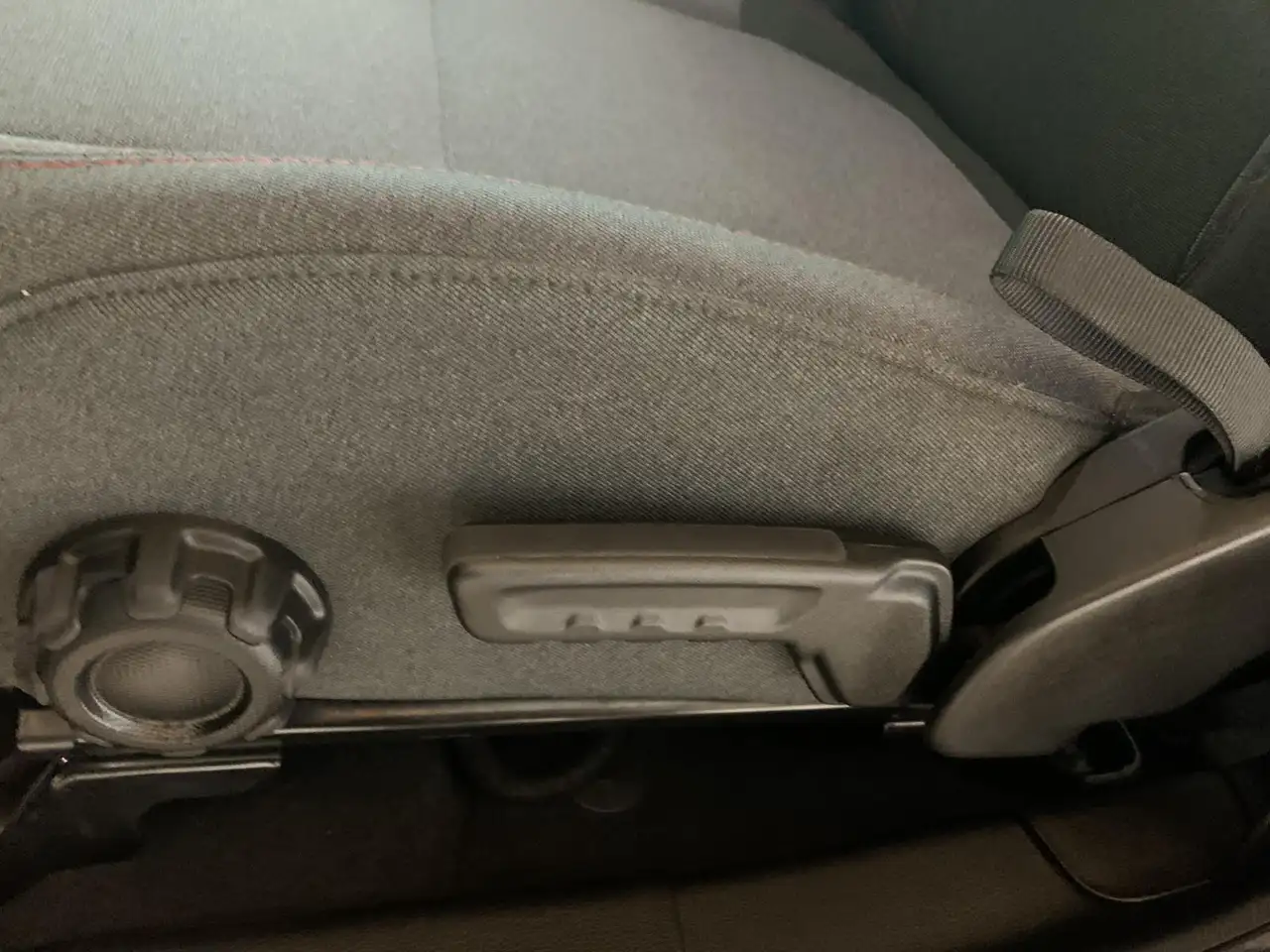 Jeep Wrangler - Image 15