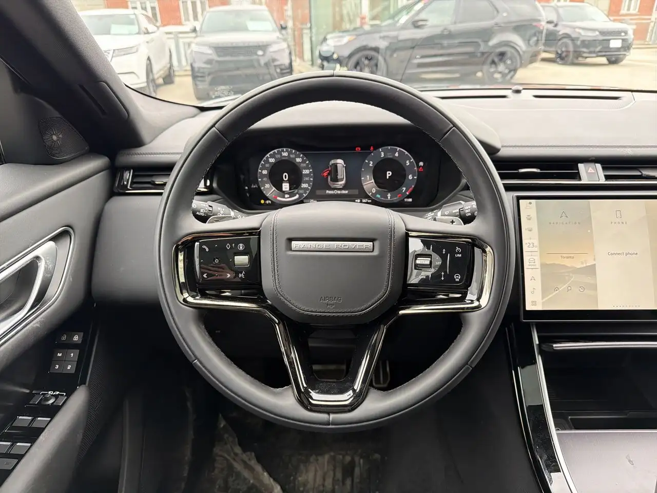Land Rover Range Rover Velar - Image 11
