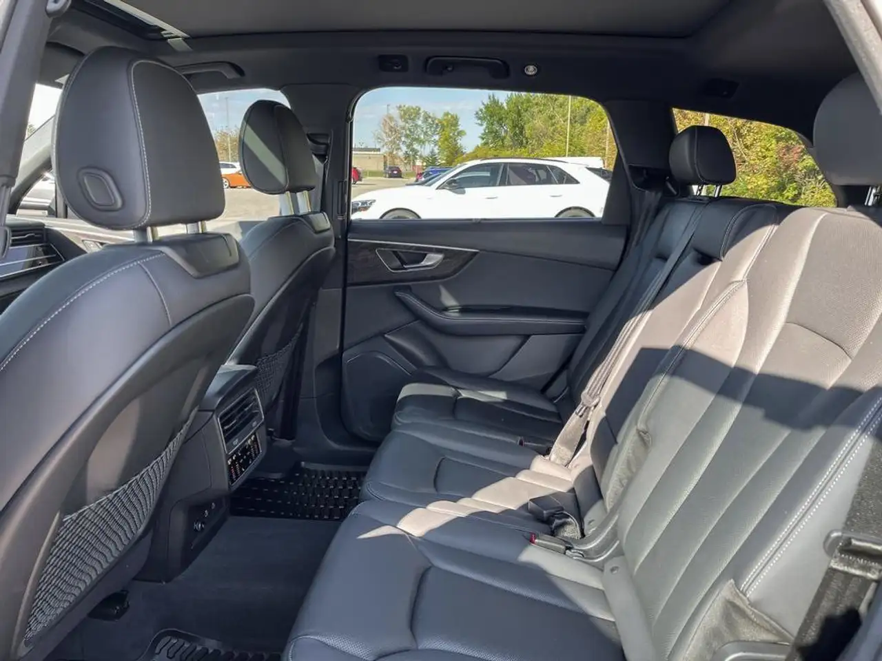 Audi Q7 - Image 26