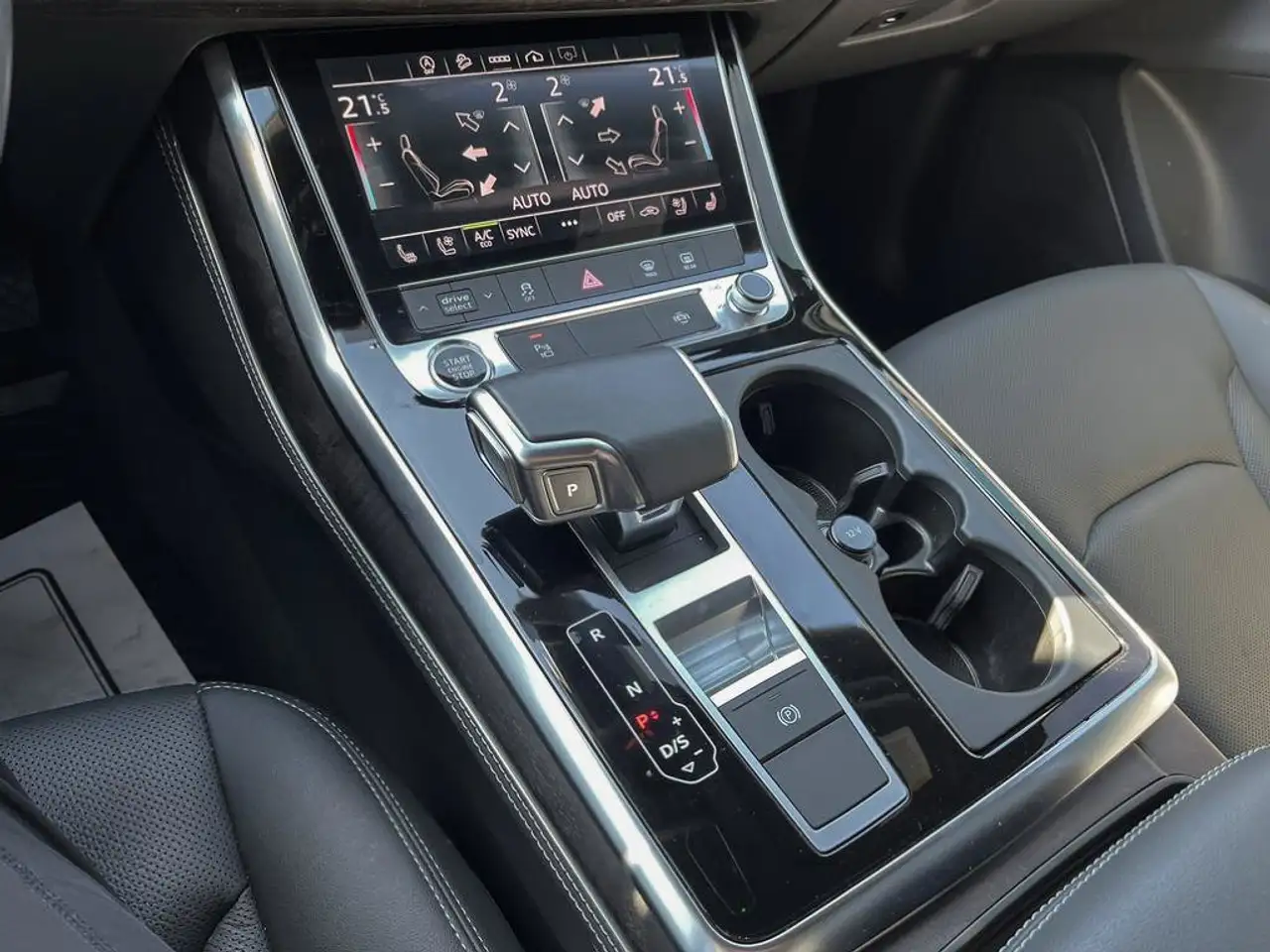 Audi Q7 - Image 21