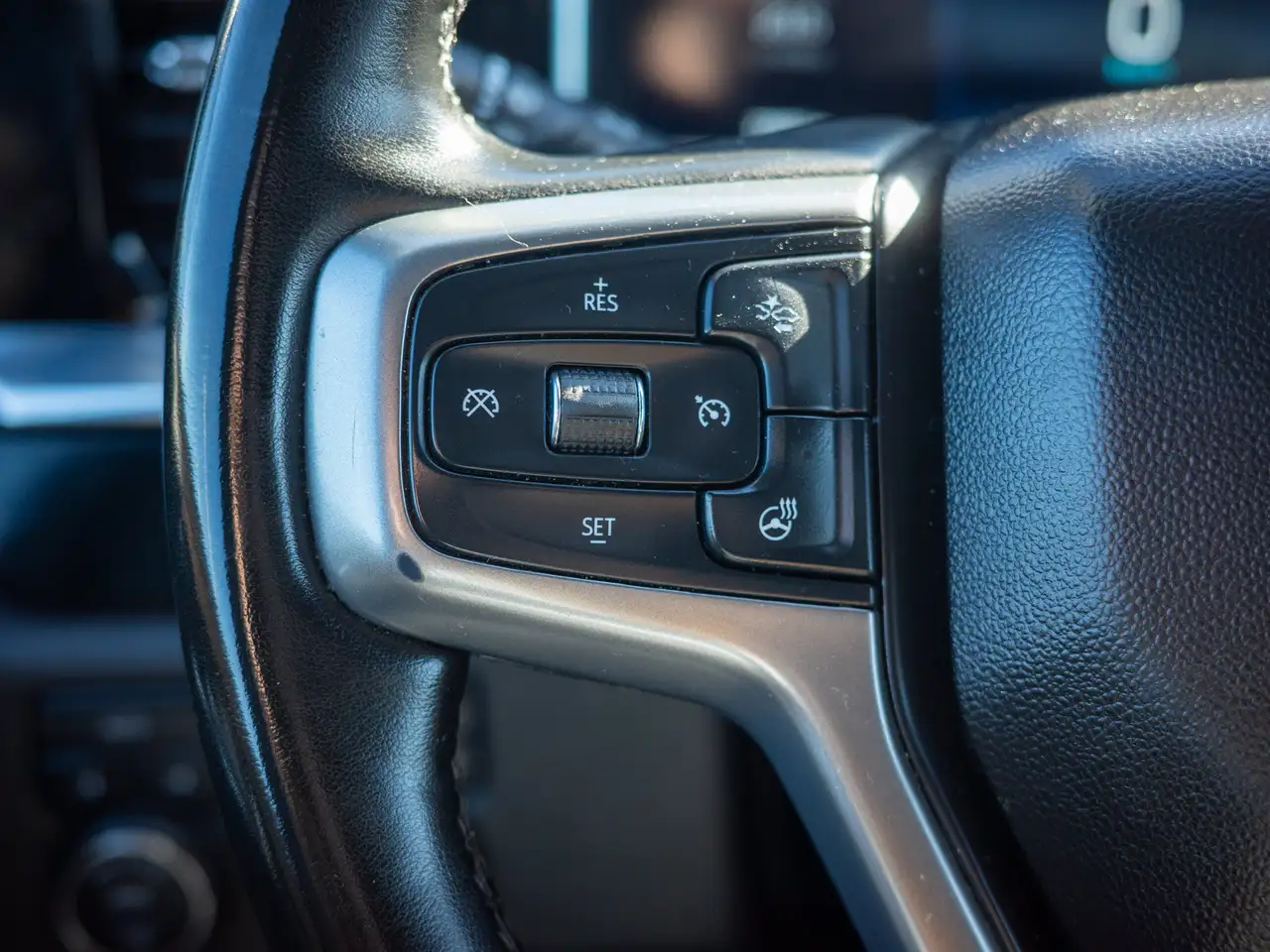 Chevrolet Silverado 1500 - Image 19