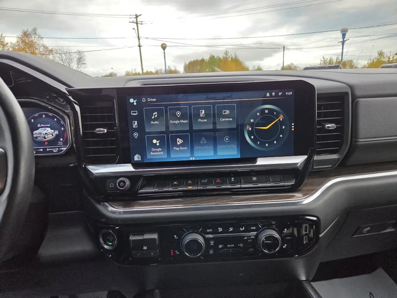 Chevrolet Silverado 1500 - Image 9