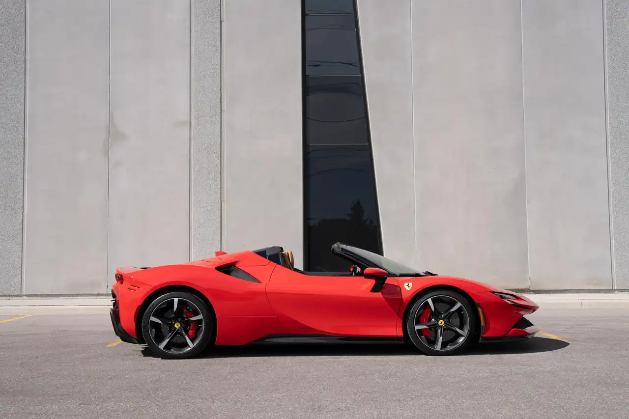 Ferrari SF90 Spider - Image 5
