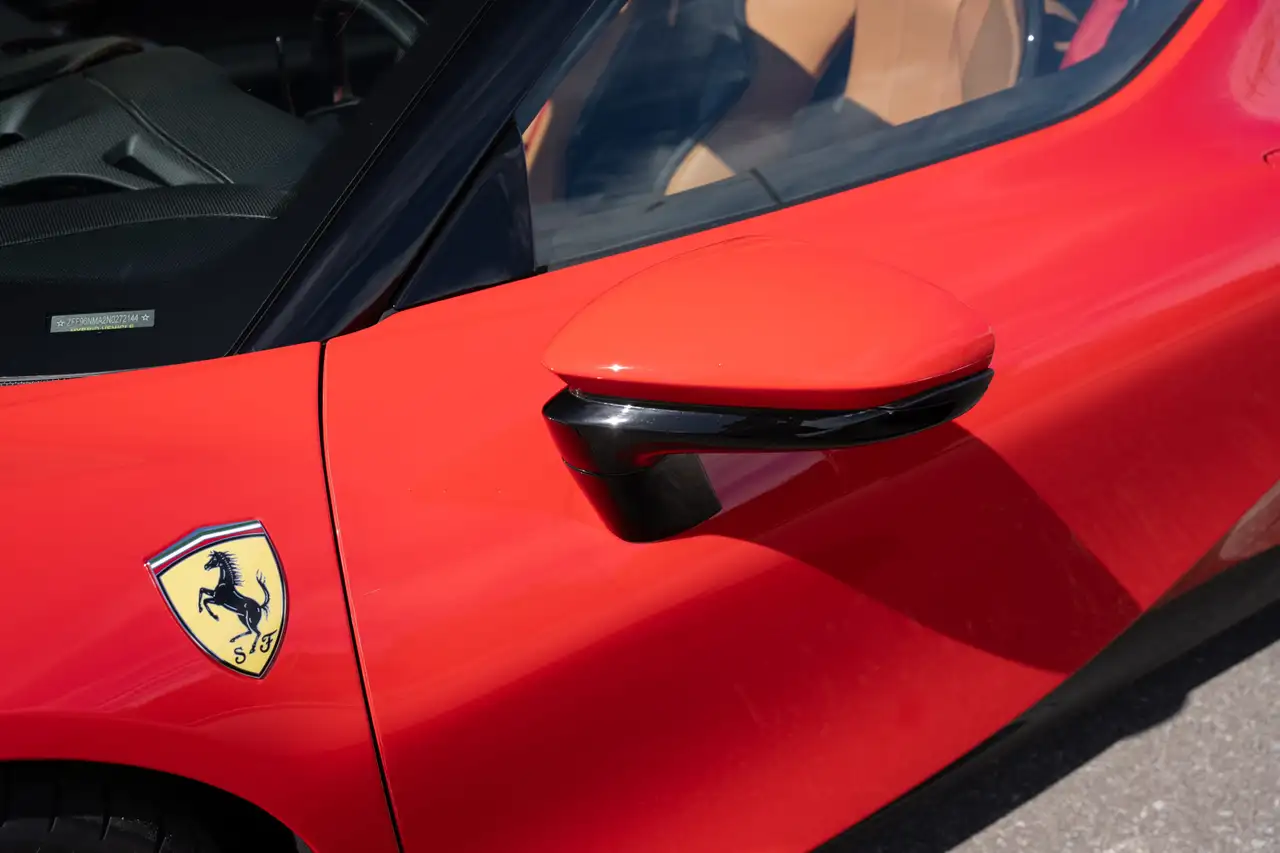 Ferrari SF90 Spider - Image 28