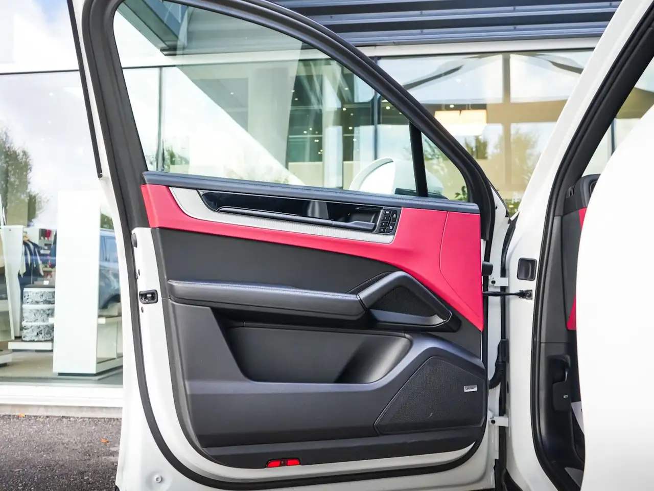 Porsche Cayenne - Image 20