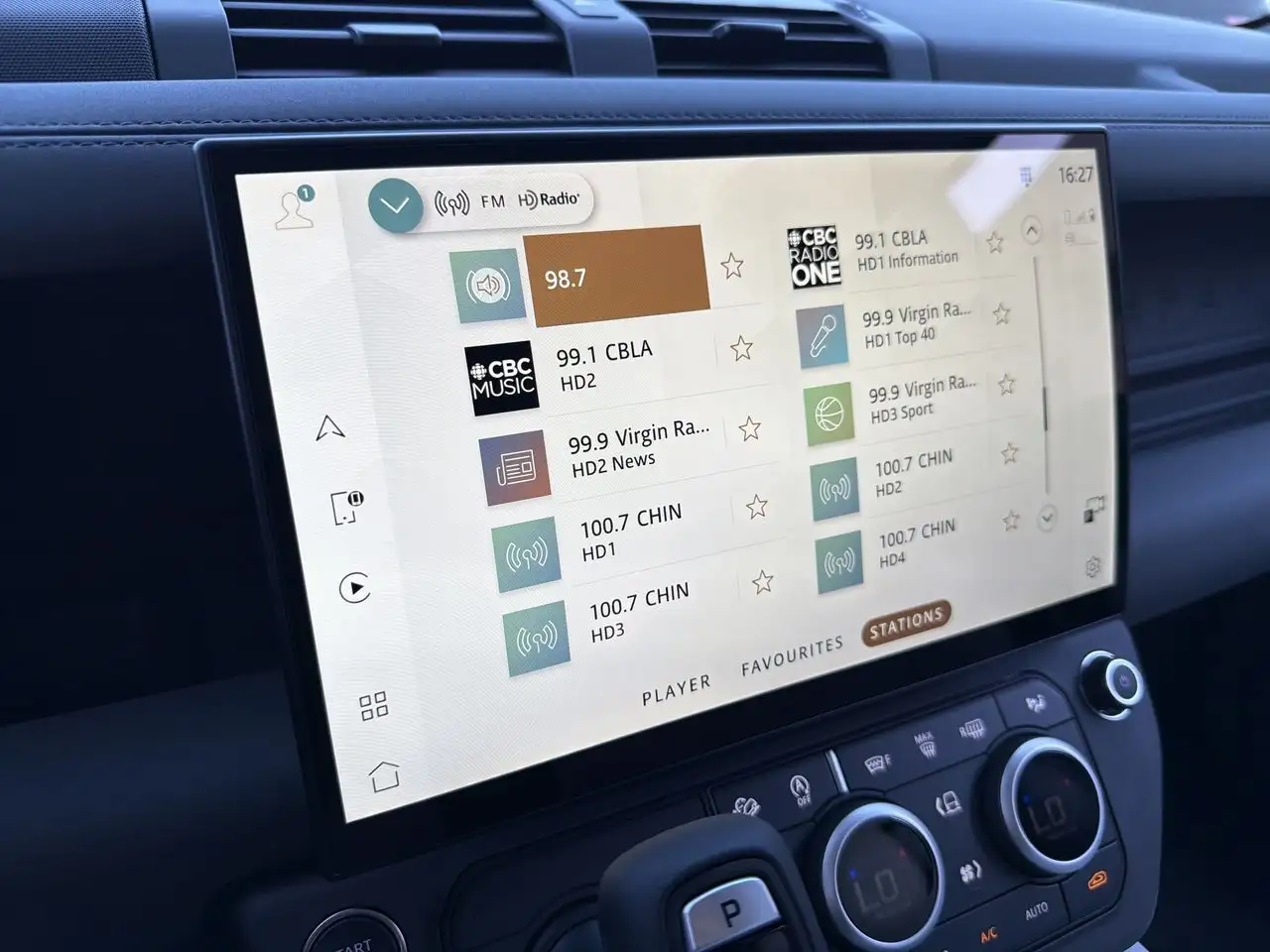 Land Rover Defender - Image 13