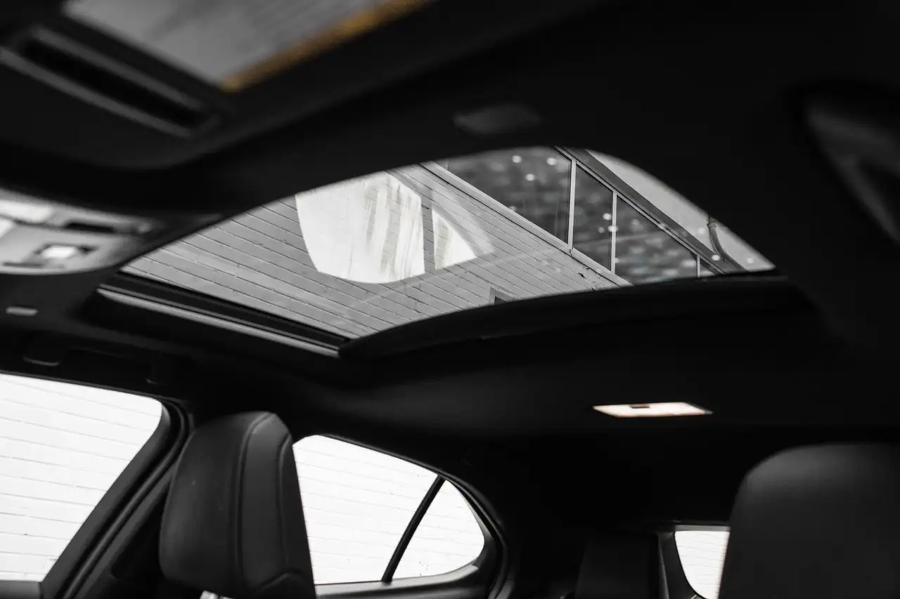 Lexus UX 250h - Image 33