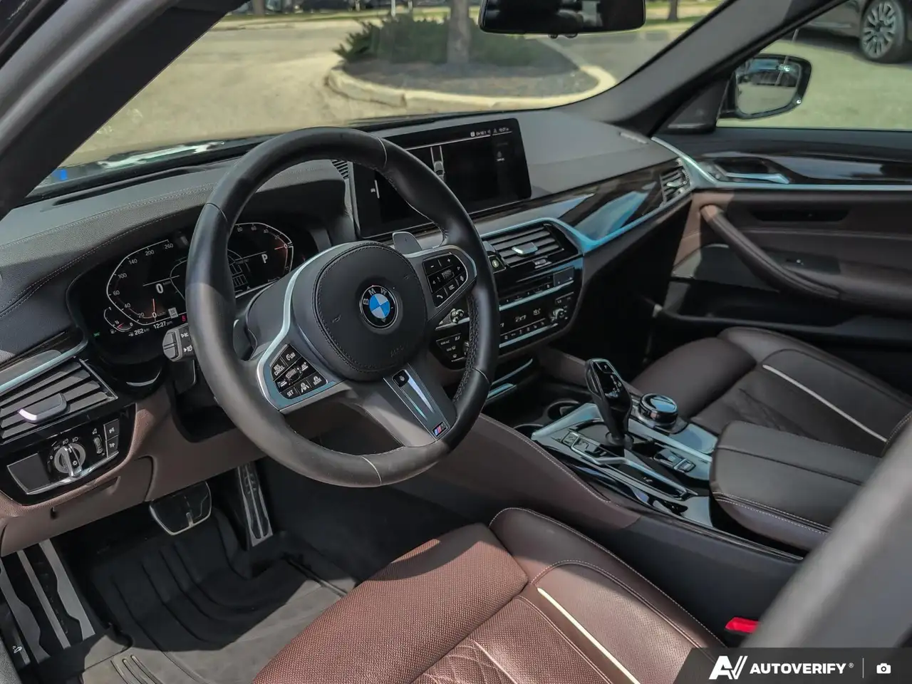 BMW 5 Series - Image 13