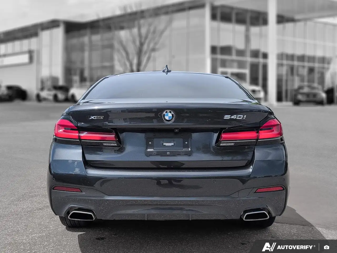 BMW 5 Series - Image 5