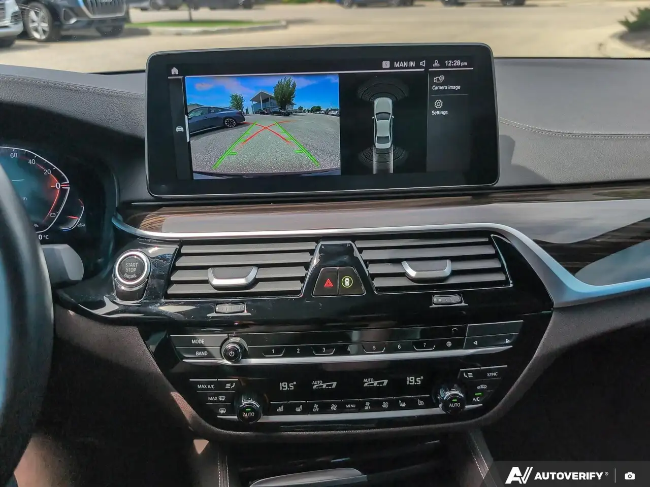 BMW 5 Series - Image 19