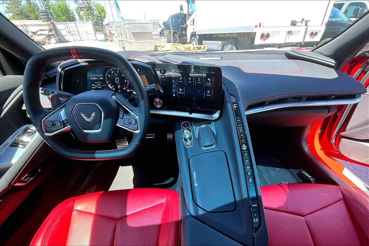 Chevrolet Corvette - Image 14