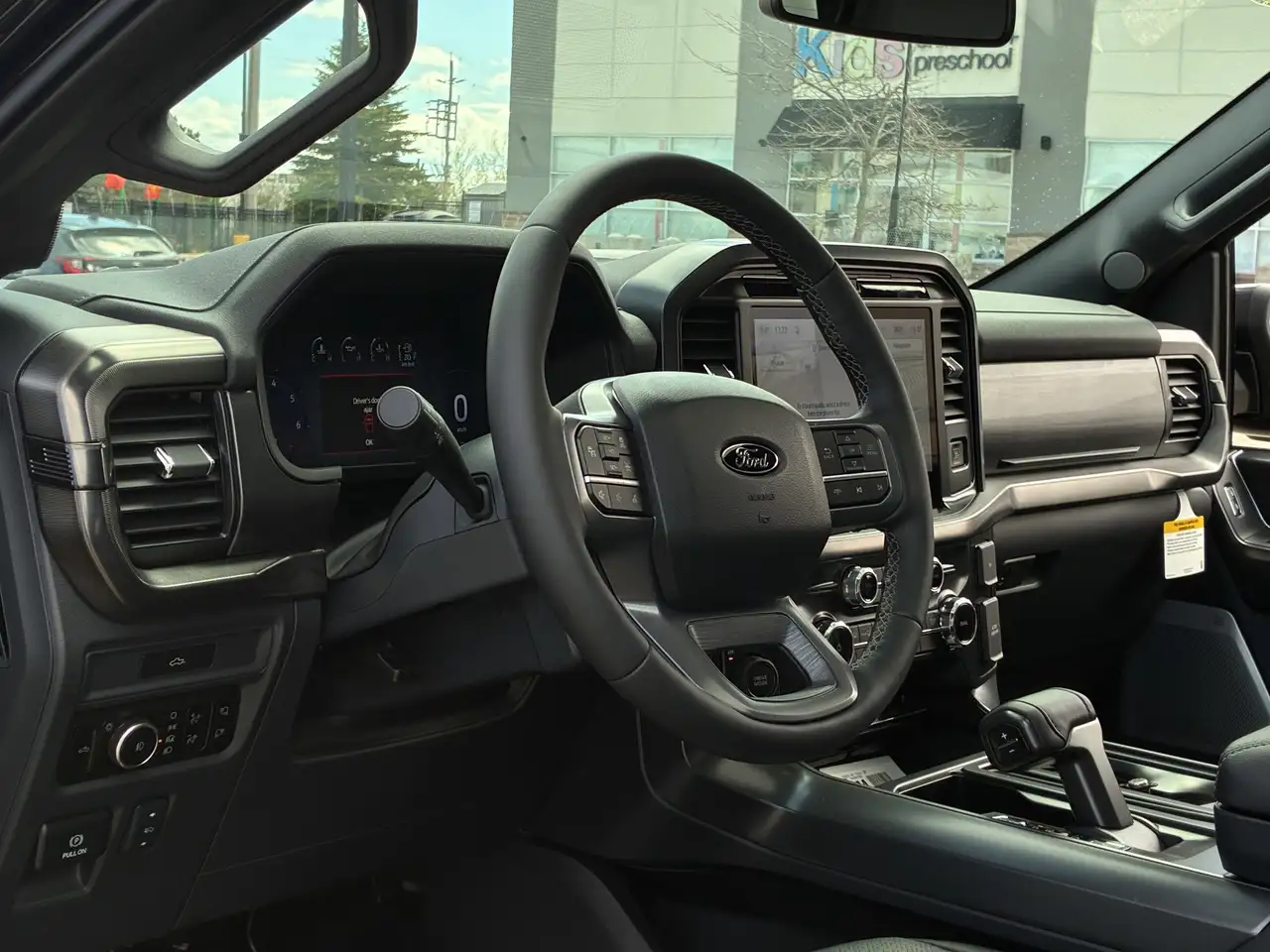 Ford F-150 - Image 17