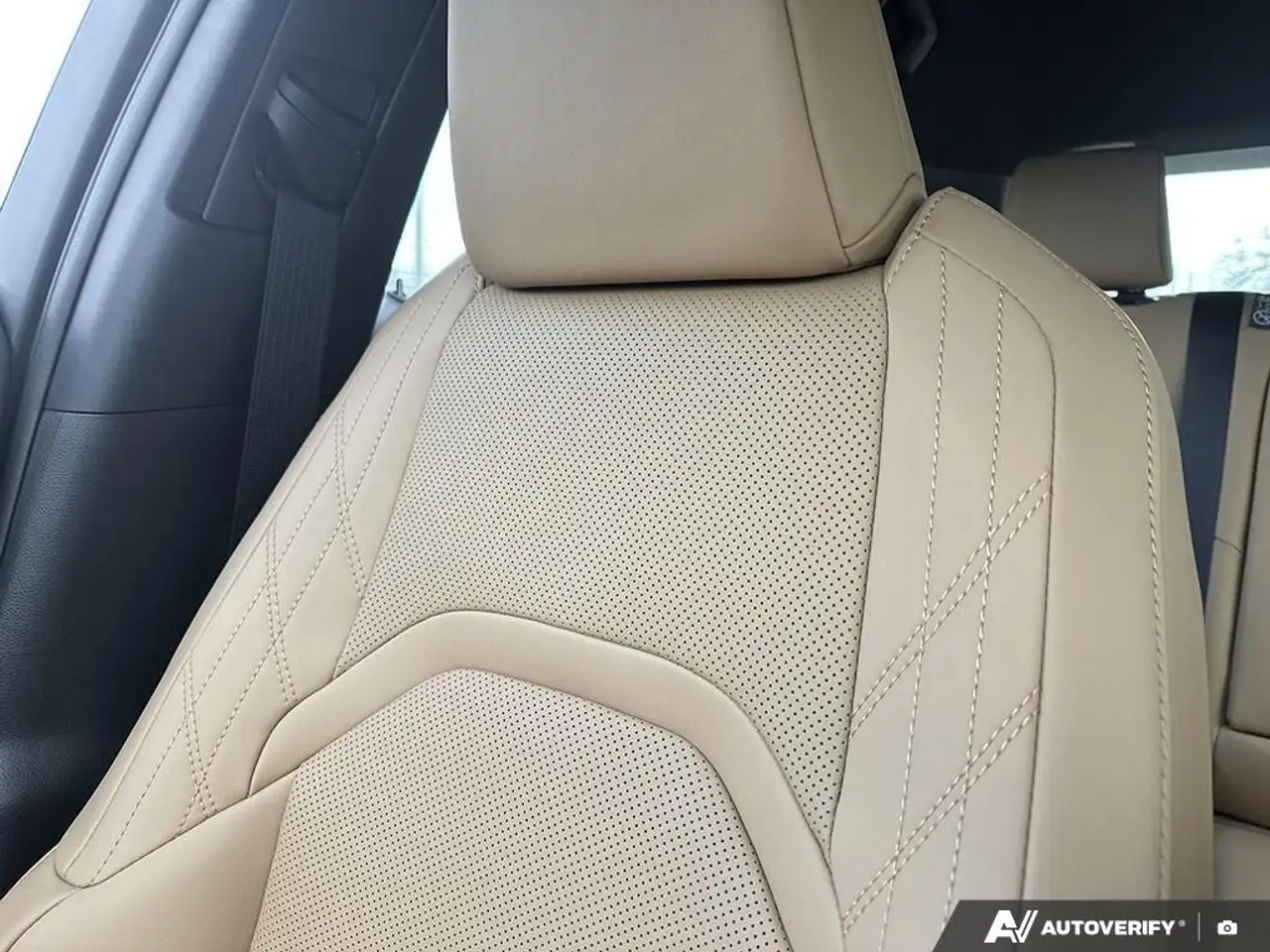 Lexus UX - Image 23