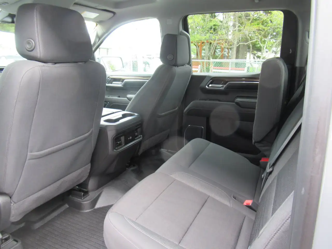 Chevrolet Silverado 1500 - Image 13