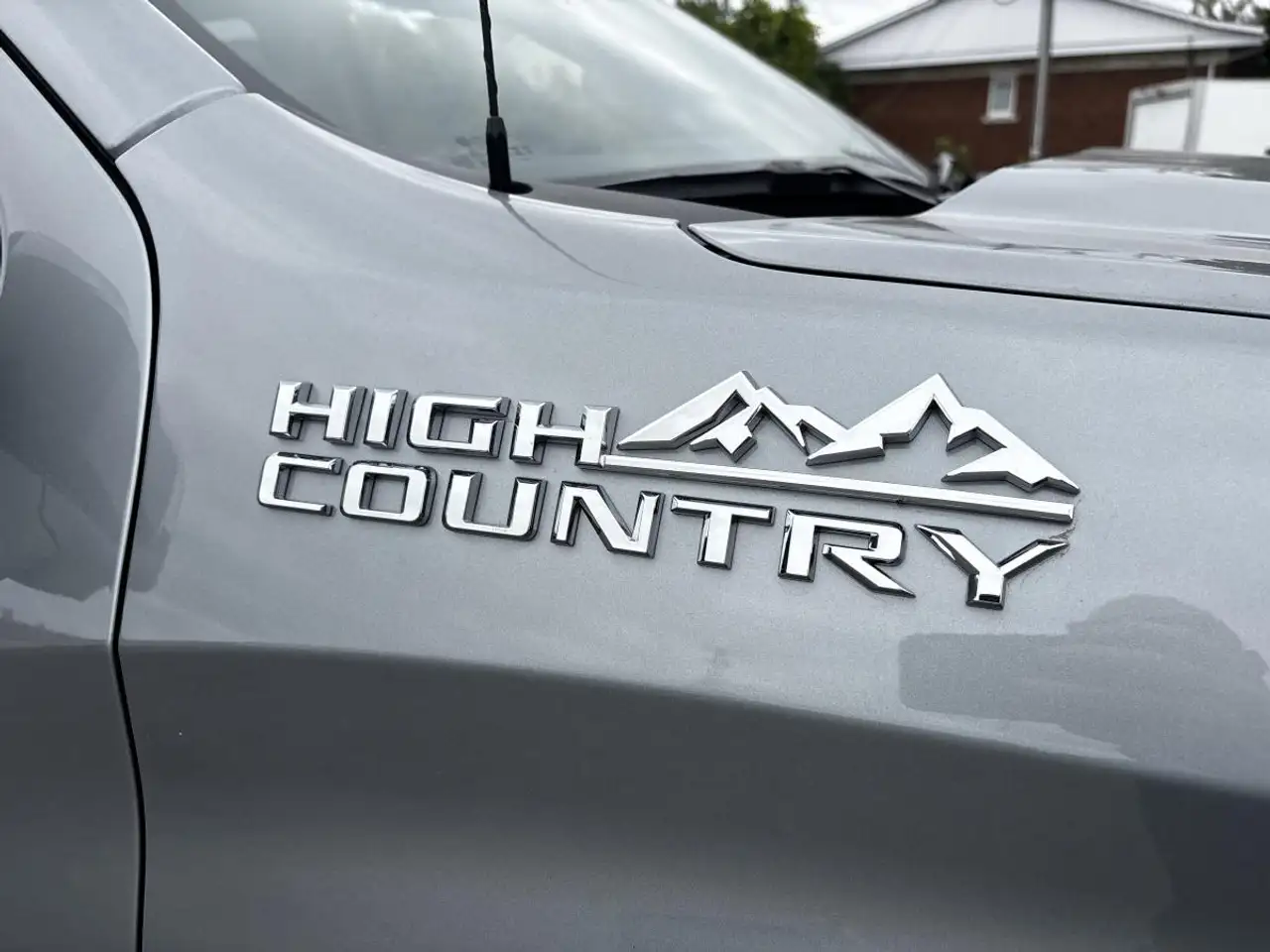 Chevrolet Silverado 1500 - Image 18